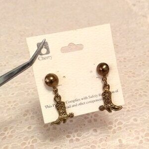 Vintage Dainty Cowgirl Boot Gold Tone Dangle Drop Earrings Timeless VTG Jewelry
